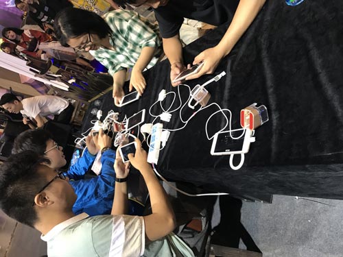 好游快爆杯《第五人格》杭州邀请赛 选手们正在紧张的比赛中